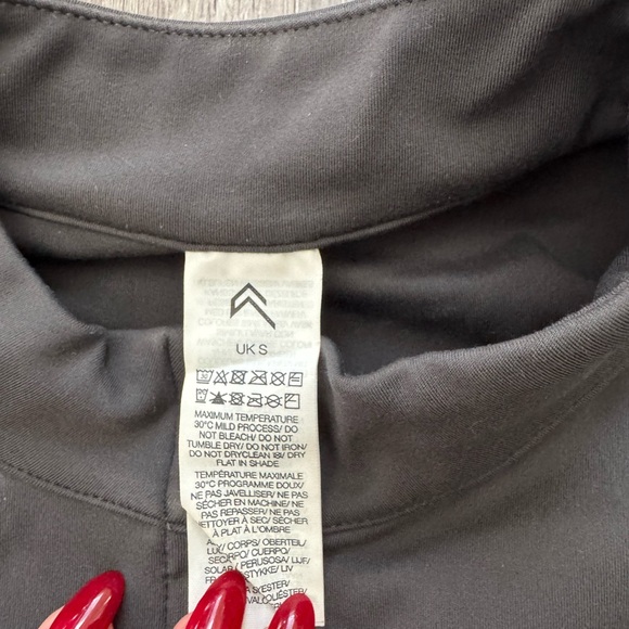 Timeless Crop Jacket - Picture 2 of 3